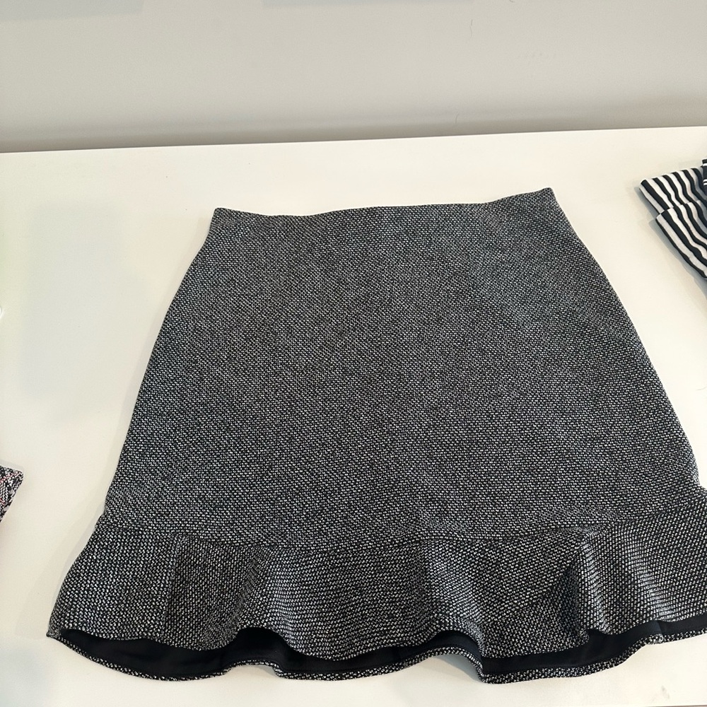 LOFT Charcoal and White Patterned Pencil Skirt